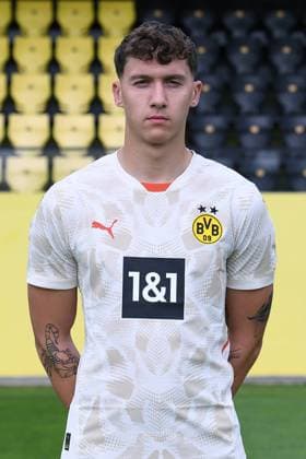 Borussia Dortmund II; 3.Liga, Porträttermin 2024 2025 Silas Ostrczinski; Borussia Dortmund II; 3. Liga, Porträttermin 2024 2025