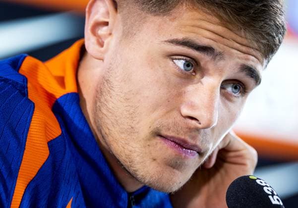 WOLFSBURG - Micky van de Ven during a media moment of the Dutch national team, Nationalteam in the Volkswagen Arena on July 8, 2024 in Wolfsburg, Germany. The Dutch national team is preparing for the semi-finals of the European Football Championship in Germany against England. ANP KOEN VAN WEEL UEFA EURO, EM, Europameisterschaft,Fussball 2024 Germany 2024 xVIxANPxSportx xxANPxIVx 503052141 originalFilename: 503052141.jpg
