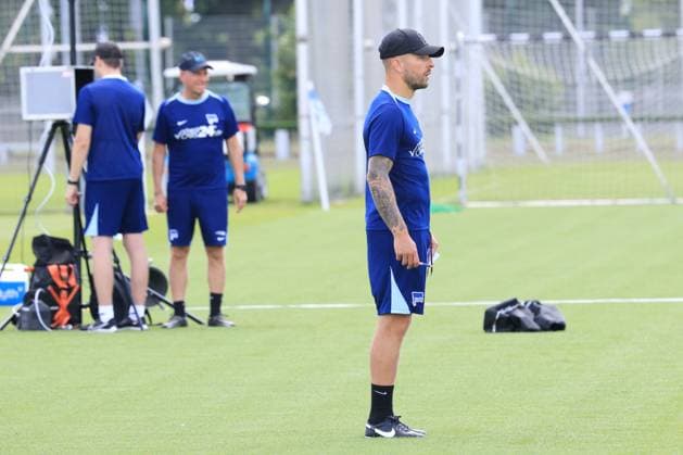 DEU, DFL, 2. FBL Hertha BSC, Training, 08.07.2024, Sportforum, Berlin, DEU, DFL, 2. FBL Hertha BSC, Training, im Bild Co-Trainer Patrick Ebert (Hertha BSC Berlin) DFL - regulations prohibit any use of Photographs as image sequences and or quasi-video Foto: Juergen Engler nordphoto GmbH