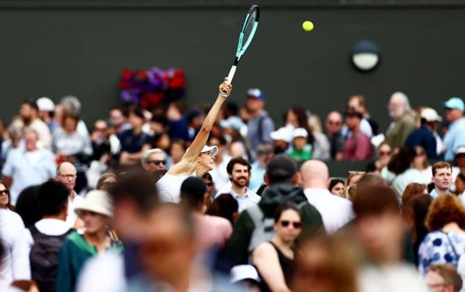 Bilder des Jahres 2024, Sport 07 Juli Sport Themen der Woche KW28 Sport Bilder des Tages A general view of play on outside courts. Wimbledon Tennis Championships, Day 8, The All England Lawn Tennis and Croquet Club, London, UK - 08 Jul 2024  Copyright: xJamesxMarsh Shutterstockx 14575857h