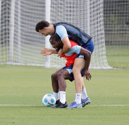 Sport Bilder des Tages Deutschland, Berlin, Sportpark, GER, 2.FBL, Hertha BSC, Saison 2024 25, Training, Foto:Deyovaisio Zeefuik, Haris Tabakovic