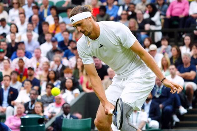 Alexander Zverev plays a drop-shot during his fourth round match Wimbledon Tennis Championships, Day 8, The All England Lawn Tennis and Croquet Club, London, UK - 08 Jul 2024  Copyright: xJavierxGarcia Shutterstockx 14575856v