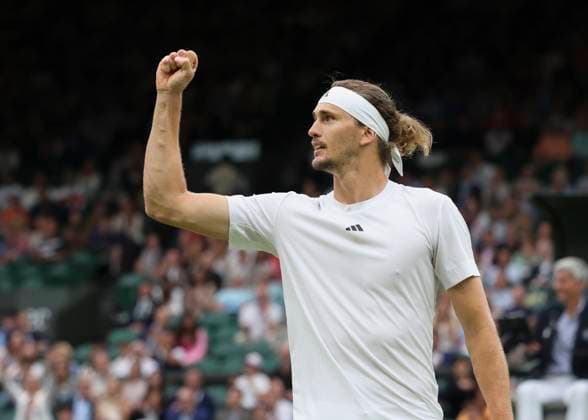 Alexander Zverev (GER) macht die Faust und jubelt, Jubel, Freude, Emotion Tennis - Wimbledon 2024 - Grand Slam ITF ATP, Tennis Herren WTA, Tennis Damen - AELTC - London - - Great Britain - 8 July 2024. Copyright: xJuergenxHasenkopfx