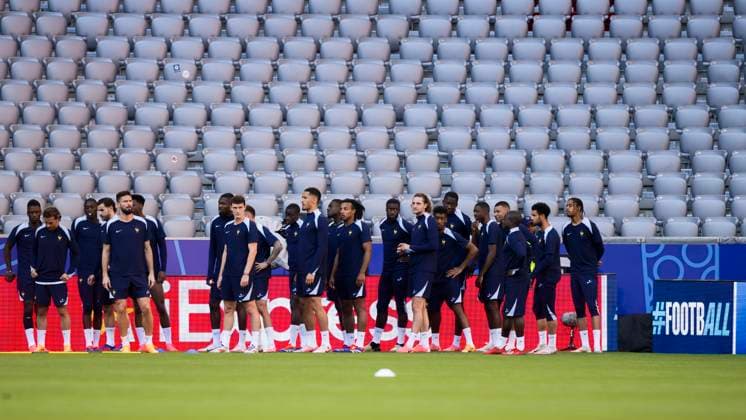 France training General view during France training on the eve of the UEFA EURO, EM, Europameisterschaft,Fussball 2024 semi-final football match against Spain. Munich Germany Copyright: xNicolòxCampox