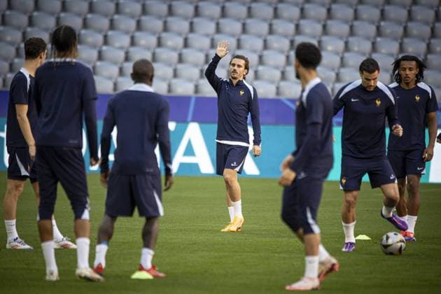 7 Griezmann Antoine GRIEZMANN Midfield (FRA) Séance d entraînement du MD-1 de l équipe de France au stade de football de Munich FOOTBALL : entraînement de l équipe de France avant leur match demi-finalede l UEFA EURO, EM, Europameisterschaft,Fussball 2024 contre le Espagne au Volksparkstadion de Munich 09 07 2024 ElyxandroCegarra Panoramic 