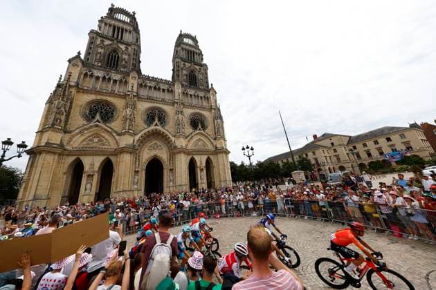 Tour de France 2024 - Stage 10 SAINT-AMAND-MONTROND, FRANCE - JULY 09 : illustration picture of the start during stage 10 of the 111th edition of the Tour de France 2024 cycling race, a stage of 187.3 kms with start in Orleans and finish in Saint-Amand-Montrond on July 09, 2024 in Saint-Amand-Montrond, France, 09 07 2024 Saint-Amand-Montrond France  Copyright: xLucaxBettinix