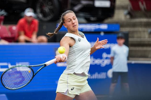 240709 Diane Parry, Frankrike under dag 2 av WTA, Tennis Damen Nordea Open den 9 juli 2024 i Bastad. Copyright: NICLASxJÖNSSON BB240709NO053