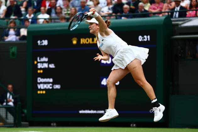 Lulu Sun of New Zealand Wimbledon Tennis Championships, Day 9, The All England Lawn Tennis and Croquet Club, London, UK - 09 Jul 2024  Copyright: xJamesxMarsh Shutterstockx 14577170n