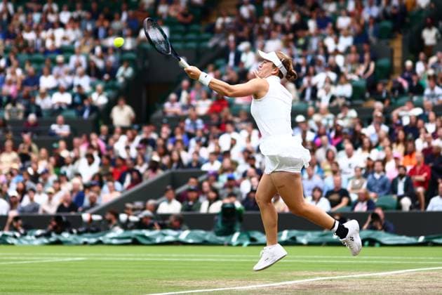 Lulu Sun of New Zealand Wimbledon Tennis Championships, Day 9, The All England Lawn Tennis and Croquet Club, London, UK - 09 Jul 2024  Copyright: xJamesxMarsh Shutterstockx 14577170t