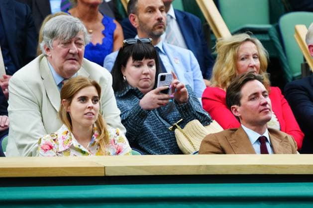 Stephen Fry, Lena Dunham, Princess Beatrice and Edoardo Mapelli in the Royal Box on Centre Court Wimbledon Tennis Championships, Day 9, The All England Lawn Tennis and Croquet Club, London, UK - 09 Jul 2024  Copyright: xJavierxGarcia Shutterstockx 14577169g