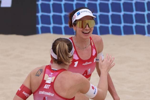 BEACHVOLLEYBALL - Beach Pro Vienna VIENNA,AUSTRIA,09.JUL.24 - Beach volleyball, Beachvolleyball - A1 Beach Pro Vienna, press conference, PK, Pressekonferenz Image shows Lena Maria Plesiutschnig and Katharina Schuetzenhoefer (AUT).  GEPAxpictures xMathiasxMandl
