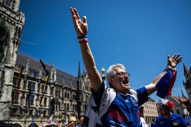 240709 A fan of France at Marienplatz ahead of the UEFA EURO, EM, Europameisterschaft,Fussball 2024 Football Championship semifinal between Spain and France on July 9, 2024 in Munich. Photo: Mathias Bergeld BILDBYRAN kod MB MB0944 fotboll football soccer fotball fotbolls-em europamästerskap em uefa euro uefa european football championship euro 2024 semifinal semifinals spanien spain frankrike france bbeng publik Copyright: MATHIASxBERGELD BB240709MB008