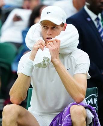 Jannik Sinner with an iced towek around his shoulders during his quarter final match Wimbledon Tennis Championships, Day 9, The All England Lawn Tennis and Croquet Club, London, UK - 09 Jul 2024  Copyright: xJavierxGarcia Shutterstockx 14577169cd