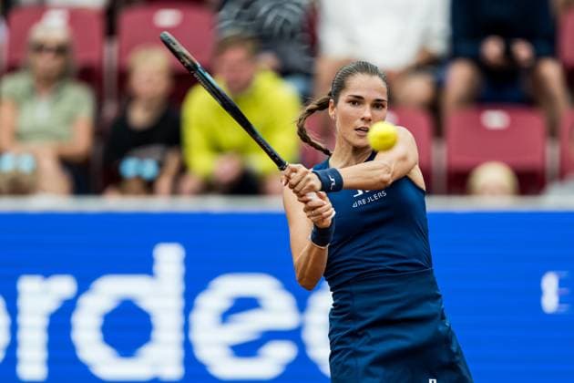 240709 Mirjam Björklund, Sverige under dag 2 av WTA, Tennis Damen Nordea Open den 9 juli 2024 i Bastad. Copyright: NICLASxJÖNSSON BB240709NO145