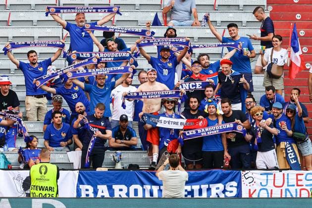 Fans von Frankreich vor dem Spiel mit guter Stimmung GER, Spanien (ESP) vs. Frankreich (FRA), Fussball Europameisterschaft, UEFA EURO, EM, Europameisterschaft,Fussball 2024, Halbfinale, 09.07.2024 GER, Spanien (ESP) vs. Frankreich (FRA), Fussball Europameisterschaft, UEFA EURO 2024, Halbfinale, 09.07.2024 Muenchen Copyright: xEibner-Pressefoto RogerxBuerkex EP