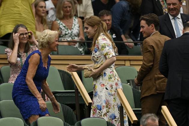 Tennis : Wimbledon 2024 - HRH Princess Beatrice and Mrs Edoardo Mapelli Mozzi dans la Royal Box Tennis : Wimbledon 2024 - England - 09 07 2024 ChrysleneCaillaud Panoramic 
