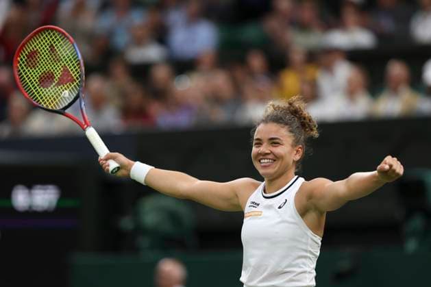 Jasmine Paolini jubelt nach ihrem Sieg Tennis - Wimbledon 2024 - Grand Slam ITF ATP, Tennis Herren WTA, Tennis Damen - AELTC - London - - Great Britain - 9 July 2024. Copyright: xJuergenxHasenkopfx