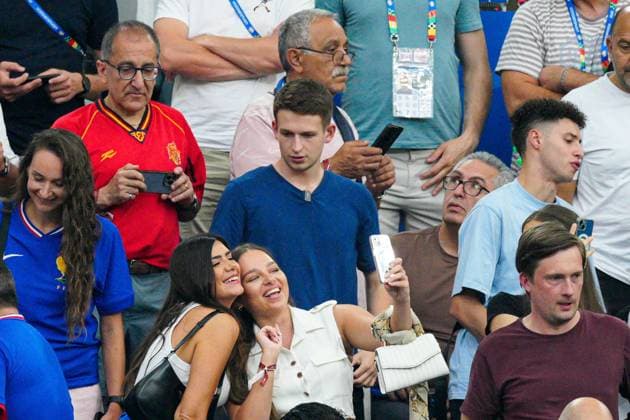 YouTube Thogden in the stands Spain v France, UEFA European Championship, EM, Europameisterschaft 2024, Semi Final, Football, Munich Football Arena, Munich, Germany - 09 Jul 2024 EDITORIAL USE ONLY No use with unauthorised audio, video, data, fixture lists, club league logos or live services. Online in-match use limited to 120 images, no video emulation. No use in betting, games or single club league player publications.  Copyright: xDavexShopland Shutterstockx 14576888aq