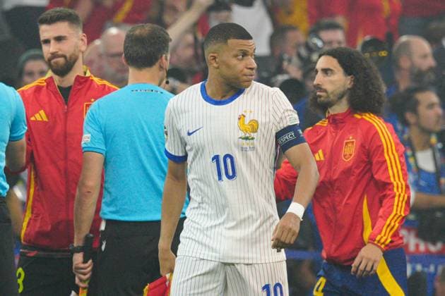 Kylian MbappÃ of France prior to kick-off Spain v France, UEFA European Championship, EM, Europameisterschaft 2024, Semi Final, Football, Munich Football Arena, Munich, Germany - 09 Jul 2024 EDITORIAL USE ONLY No use with unauthorised audio, video, data, fixture lists, club league logos or live services. Online in-match use limited to 120 images, no video emulation. No use in betting, games or single club league player publications.  Copyright: xDavexShopland Shutterstockx 14576888au
