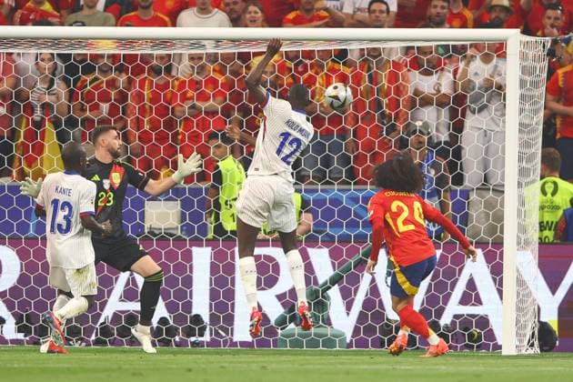 Randal Kolo Muani of France scores a goal for their side to make it 1-0 Spain v France, UEFA European Championship, EM, Europameisterschaft 2024, Semi Final, Football, Munich Football Arena, Munich, Germany - 09 Jul 2024 EDITORIAL USE ONLY No use with unauthorised audio, video, data, fixture lists, club league logos or live services. Online in-match use limited to 120 images, no video emulation. No use in betting, games or single club league player publications.  Copyright: xKieranxMcManus Shutterstockx 14576874af