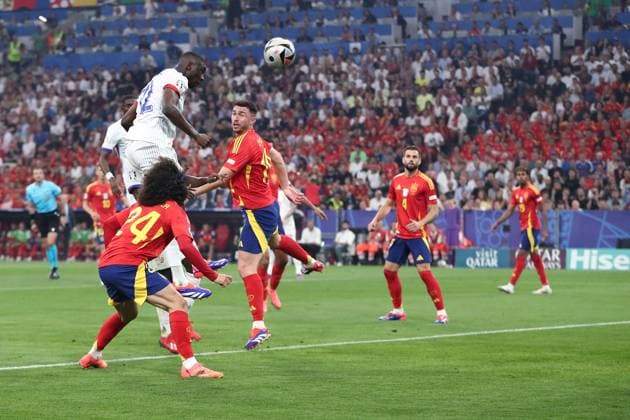 Randal Kolo Muani of France scores the sides first goal to make it 1-0 to France Spain v France, UEFA European Championship, EM, Europameisterschaft 2024, Semi Final, Football, Munich Football Arena, Munich, Germany - 09 Jul 2024 EDITORIAL USE ONLY No use with unauthorised audio, video, data, fixture lists, club league logos or live services. Online in-match use limited to 120 images, no video emulation. No use in betting, games or single club league player publications.  Copyright: xMichaelxZemanek Shutterstockx 14576887ai