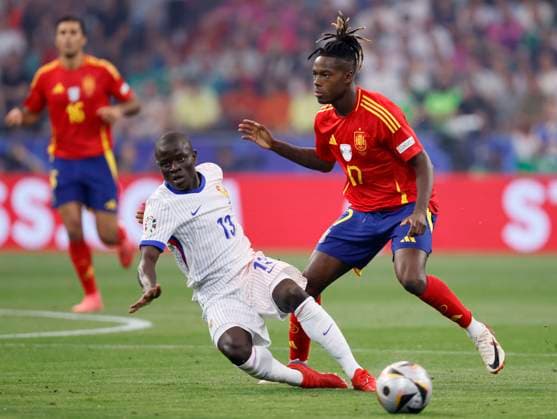 Spain v France: Semi-Final - UEFA EURO, EM, Europameisterschaft,Fussball 2024 Ngolo Kante of France and Nico Williams of Spain challenge during the UEFA EURO 2024 semi-final match between Spain v France at Munich Football Arena on July 9, 2024 in Munich, Germany. Munich Munich Football Arena Germany Germany Copyright: xRichardxSellers Sportsphoto APLx 14045067
