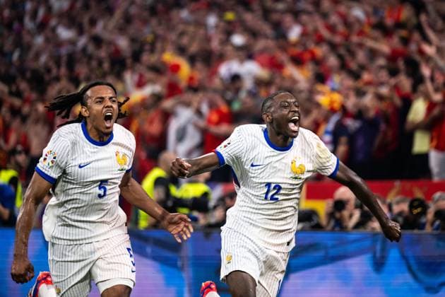 240709 Jules KoundÃ and Randal Kolo Muani of France celebrate after 0-1 during the UEFA EURO, EM, Europameisterschaft,Fussball 2024 Football Championship semifinal between Spain and France on July 9, 2024 in Munich. Photo: Mathias Bergeld BILDBYRAN kod MB MB0944 fotboll football soccer fotball fotbolls-em europamästerskap em uefa euro uefa european football championship euro 2024 semifinal semifinals spanien spain frankrike france bbeng jubel Copyright: MATHIASxBERGELD BB240709MB061