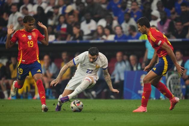 GER: Spain v France. UEFA EURO, EM, Europameisterschaft,Fussball 2024 Theo Hernandez of France and Lamine Yamal of Spain during the UEFA Euro 2024 match between Spain and France, Semi-finals, played at Allianz Arena Stadium on July 9, 2024 in Munich, Germany. kpng Copyright: xBaguxBlancox xPRESSINPHOTOx PS_240709_ESP_FRA_001