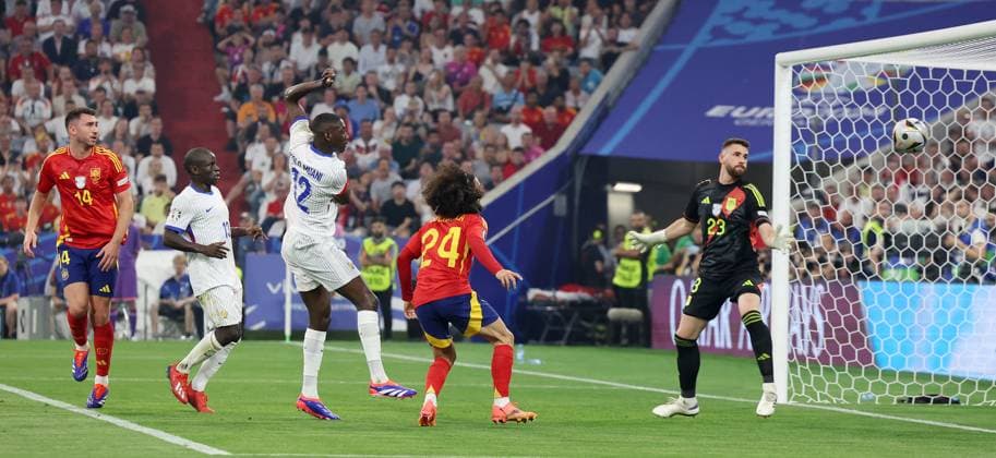 Munich, Germany, 9th July 2024. Randal Kolo Muani of France (3L) scores the opening goal during the UEFA European Championships semi final match at Allianz Arena, Munich. Picture credit should read: Paul Terry Sportimage EDITORIAL USE ONLY. No use with unauthorised audio, video, data, fixture lists, club league logos or live services. Online in-match use limited to 120 images, no video emulation. No use in betting, games or single club league player publications. SPI-3225-0043