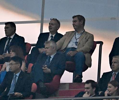09.07.2024, Fussball UEFA EURO, EM, Europameisterschaft,Fussball 2024, Halbfinale, Spanien - Frankreich, in der Münchner-Fussball-Arena. Ministerpräsident aus Bayern Markus Söder sitzt neben DFB Präsident Bernd Neuendorf (beide, Deutschland)