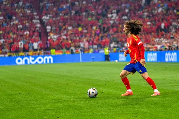 Marc Cucurella (24 Spanien) In Aktion beim Halbfinalspiel der Europameisterschaft Spanien - Frankreich am 09.07.2024 in München. München Munich Football Arena Bayern Deutschland