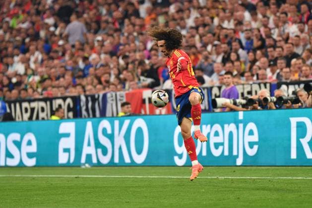 Sport Bilder des Tages Marc Cucurella (24 Spanien) In Aktion beim Halbfinalspiel der Europameisterschaft Spanien - Frankreich am 09.07.2024 in München. München Munich Football Arena Bayern Deutschland