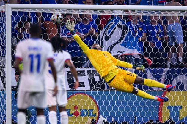 EURO 2024, Die Highlights MUENCHEN, GERMANY - 9 JULY, 2024: Mike Maignan, The football match of EURO 2024 semi-final Spain vs France at Muenchen Arena  Copyright: xVITALIIxKLIUIEVx