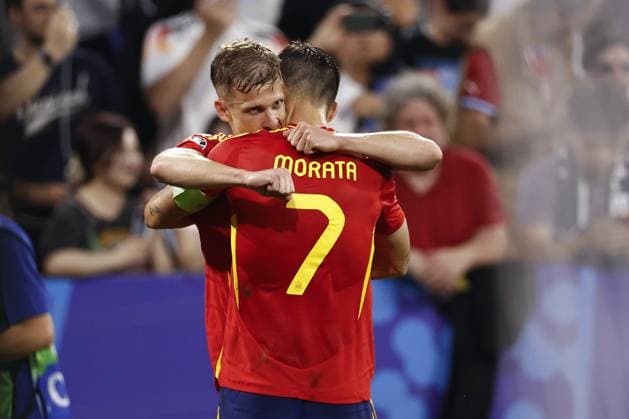 MUNICH - (l-r) Jesus Navas of Spain, Alvaro Morata of Spain celebrate the 2-1 during the UEFA EURO, EM, Europameisterschaft,Fussball 2024 semi-final match between Spain and France at the Munich Football Arena on July 9, 2024 in Munich, Germany. ANP Hollandse Hoogte Maurice van Steen UEFA EURO 2024 2024 xVIxANPxSportx xVanxSteenxFotografiexIVx 503133491 originalFilename: 503133491.jpg