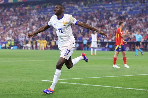 Fußball UEFA EURO, EM, Europameisterschaft,Fussball 2024 Halbfinale Spanien - Frankreich am 09.07.2024 in der München Fußball Arena in München Torjubel zum 0:1 durch Randal Kolo Muani ( Frankreich )