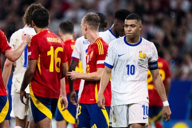 240709 Kylian MbappÃ of France looks dejected during the UEFA EURO, EM, Europameisterschaft,Fussball 2024 Football Championship semifinal between Spain and France on July 9, 2024 in Munich. Photo: Mathias Bergeld BILDBYRAN kod MB MB0944 fotboll football soccer fotball fotbolls-em europamästerskap em uefa euro uefa european football championship euro 2024 semifinal semifinals spanien spain frankrike france bbeng depp Copyright: MATHIASxBERGELD BB240709MB104