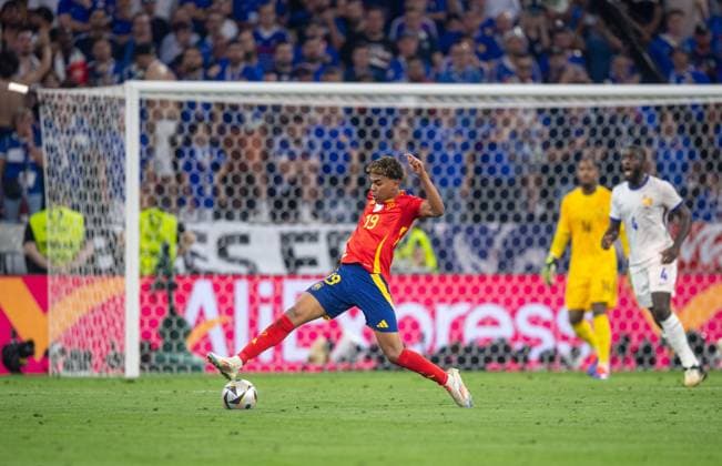 Fussball, Herren, Saison 2023 24, UEFA EURO, EM, Europameisterschaft,Fussball EM 2024, Halbfinale in München, Spanien - Frankreich, Lamine Yamal (Spanien), 09.07. 2024, Copyright: xSebastianxRäppold MatthiasxKochx
