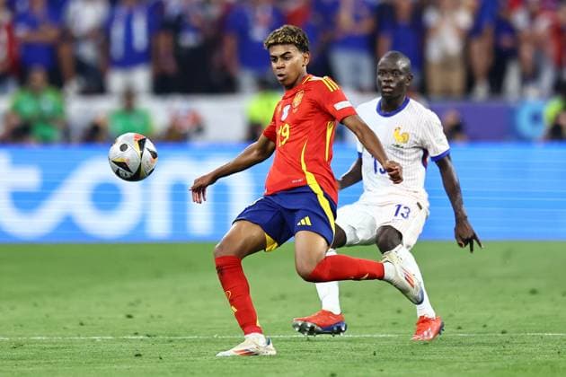 Lamine Yamal of Spain Spain v France, UEFA European Championship, EM, Europameisterschaft 2024, Semi Final, Football, Munich Football Arena, Munich, Germany - 09 Jul 2024 EDITORIAL USE ONLY No use with unauthorised audio, video, data, fixture lists, club league logos or live services. Online in-match use limited to 120 images, no video emulation. No use in betting, games or single club league player publications. Copyright: xMichaelxZemanek Shutterstockx 14576887ce