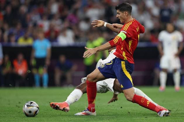 Munich , Germany 09.07.2024: Alvaro Morata of Spain, Aurelien Tchouameni of France during the UEFA EURO, EM, Europameisterschaft,Fussball 2024 semi-finals, football match between Spain vs France at Munich Football Allianz Arena  Copyright: xMarcoxIacobucci IPAxSportx xipa-x xx IPA_47861624 IPA_Agency_IPA47861624