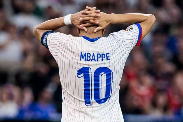 UEFA EURO, EM, Europameisterschaft,Fussball 2024: Spanien - Frankreich; 09.07.2024 Kylian Mbappe (Frankreich, 10) schlägt die Hände über dem Kopf zusammen. UEFA EURO 2024: Spanien - Frankreich; Munich Football Arena, München am 09.07.2024 Copyright: xBEAUTIFULxSPORTS Wunderlx