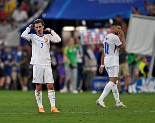 09.07.2024, Fussball UEFA EURO, EM, Europameisterschaft,Fussball 2024, Halbfinale, Spanien - Frankreich, in der Münchner-Fussball-Arena. Antoine Griezmann (Frankreich) unzufrieden