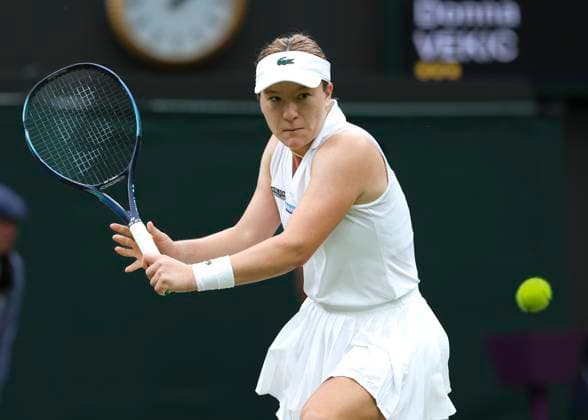 Lulu Sun (NZL) Tennis - Wimbledon 2024 - Grand Slam ITF ATP, Tennis Herren WTA, Tennis Damen - AELTC - London - - Great Britain - 9 July 2024. Copyright: xJuergenxHasenkopfx