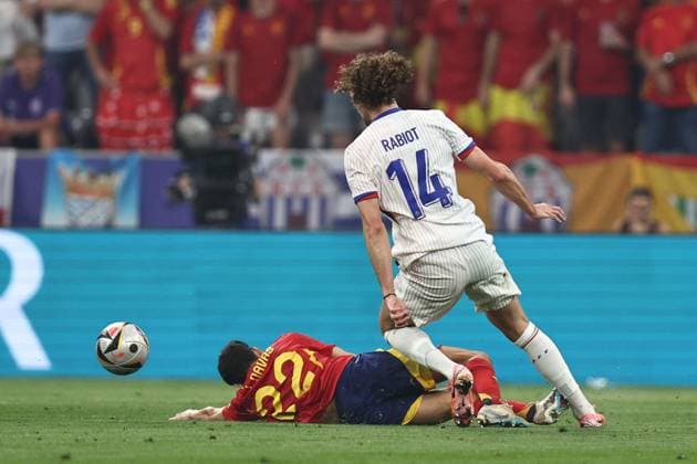 Adrien Rabiot (France) Jesus Navas (Spain) during the UEFA EURO, EM, Europameisterschaft,Fussball Germany 2024 match between Spain 2-1 France at Munich Football Arena on July 09, 2024 in Munich, Germany. Noxthirdxpartyxsales  (259148728)