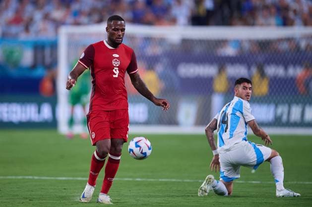 RECORD DATE NOT STATED Copa America USA 2024 Argentina 2-0 Canada - Semifinal Cyle Larin of Canada during the CONMEBOL Copa America 2024 Semi-final match between Argentina and Canada, at MetLife Stadium, on July 09, 2024 in East Rutherford, New Jersey, United States. EAST RUTHERFORD NEW JERSEY UNITED STATES  Copyright: xJosexLuisxMelgarejox 20240709210752_CA_SF_2024_ARG_CAN_LARIN284