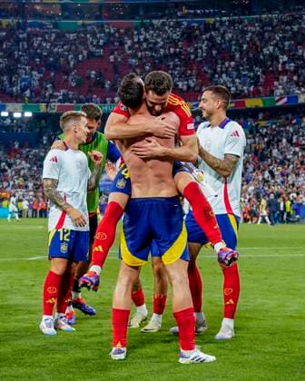 GER: Spain v France. UEFA EURO, EM, Europameisterschaft,Fussball 2024 Fabian Ruiz and Nacho Fernandez of Spain and other Spain players celebrating the victory at full time during the UEFA Euro 2024 match between Spain and France, Semi-finals, played at Allianz Arena Stadium on July 9, 2024 in Munich, Germany. kpng Copyright: xBaguxBlancox xPRESSINPHOTOx PS_240709_595