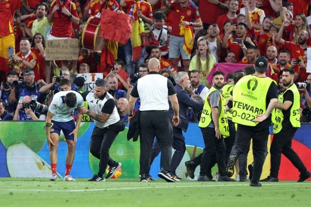 MONACHIUM 09.07.2024 MECZ 1 2 FINALU POLFINAL MISTRZOSTW EUROPY 2024: HISZPANIA - FRANCJA 2:1 --- SEMIFINAL UEFA EURO, EM, Europameisterschaft,Fussball 2024 MATCH IN MUNICH: SPAIN - FRANCE 2:1 ALVARO MORATA OCHRONIARZE FOT. PIOTR KUCZA FOTOPYK NEWSPIX.PL --- Newspix.pl POLAND OUT!  240709PYK1075