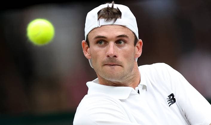 Tennis, Wimbledon, Die Highlights (240710) -- LONDON, July 10, 2024 -- Tommy Paul competes during the men s singles quarterfinal match between Carlos Alcaraz of Spain and Tommy Paul of the United States at Wimbledon tennis Championship in London, Britain, July 9, 2024. ) (SP)BRITAIN-LONDON-TENNIS-WIMBLEDON-DAY 9 LixYing 