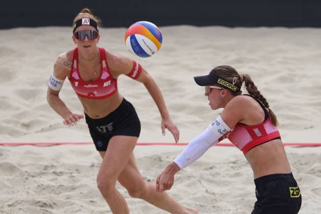 BEACHVOLLEYBALL - Beach Pro Vienna VIENNA,AUSTRIA,10.JUL.24 - Beach volleyball, Beachvolleyball - A1 Beach Pro Vienna. Image shows Dorina Klinger and Ronja Klinger (AUT).  GEPAxpictures xMathiasxMandl