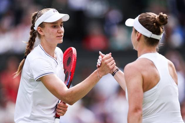 Tennis, Wimbledon, Die Highlights Elena Rybakina and Elina Svitolina shake hands after their quarter final match Wimbledon Tennis Championships, Day 10, The All England Lawn Tennis and Croquet Club, London, UK - 10 Jul 2024  Copyright: xEllaxLing Shutterstockx 14578621w