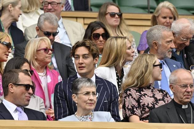 Tennis : Wimbledon 2024 - George Russel Formula 1 et Miss Carmen Montero Munt dans la Royal Box Tennis : Wimbledon 2024 - England - 10 07 2024 ChrysleneCaillaud Panoramic 